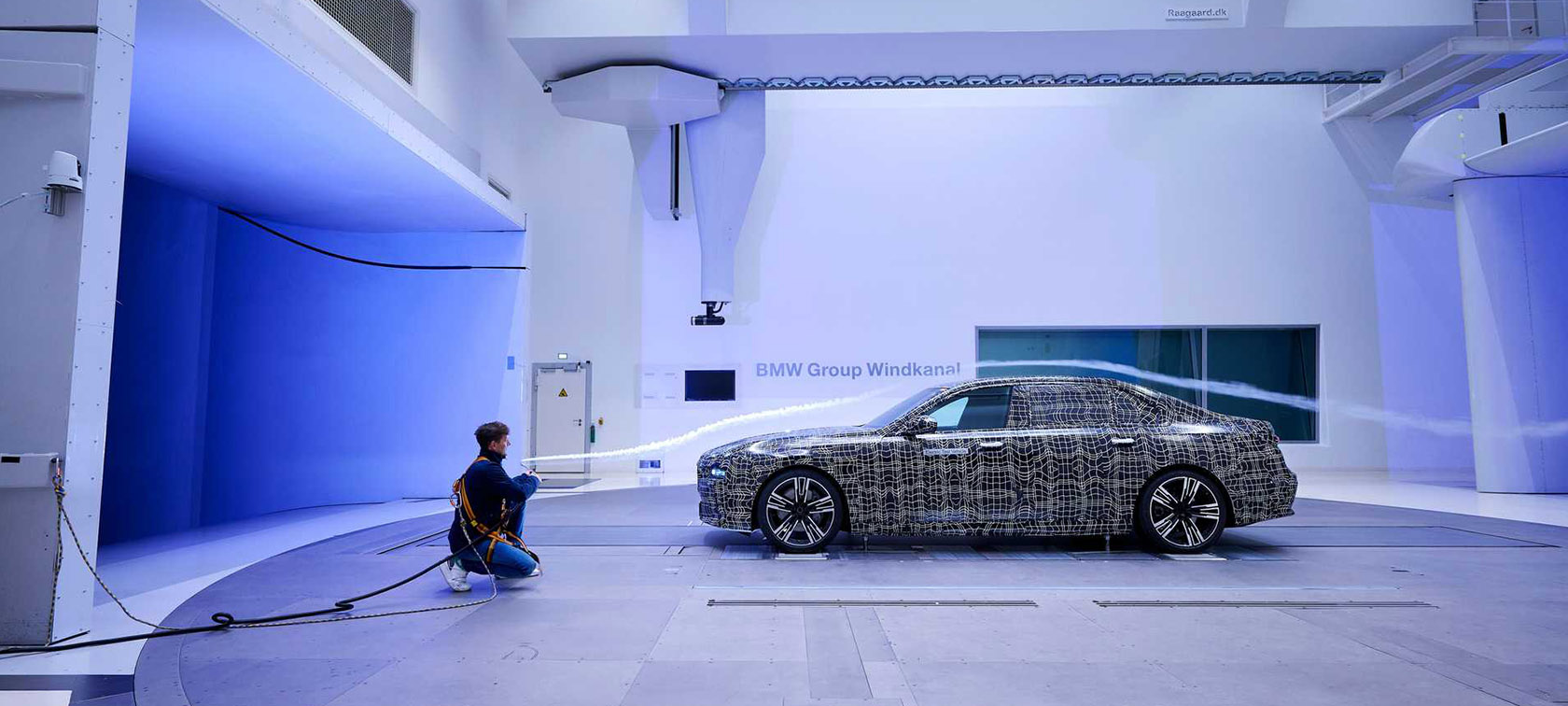 پرشیاخودرو persiakhodro BMW i7 2023 در حال گذراندن تست‌های آکوستیک 