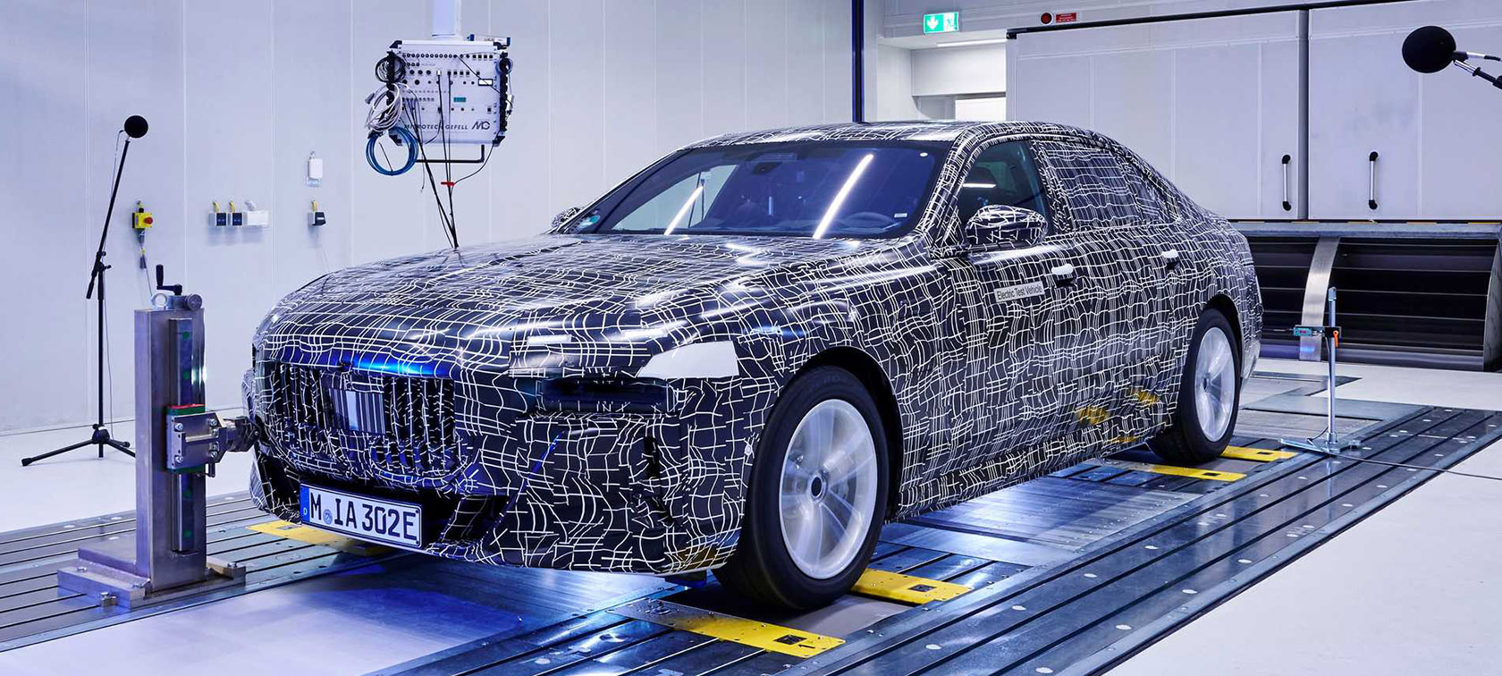 BMW i7 2023 در حال گذراندن تست‌های آکوستیک persiakhodro پرشیاخودرو